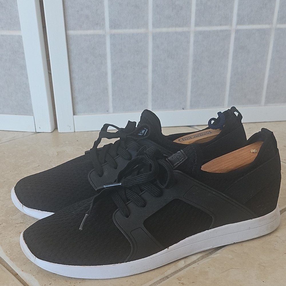 Kendall & Kylie Black and White Men's Sneakers